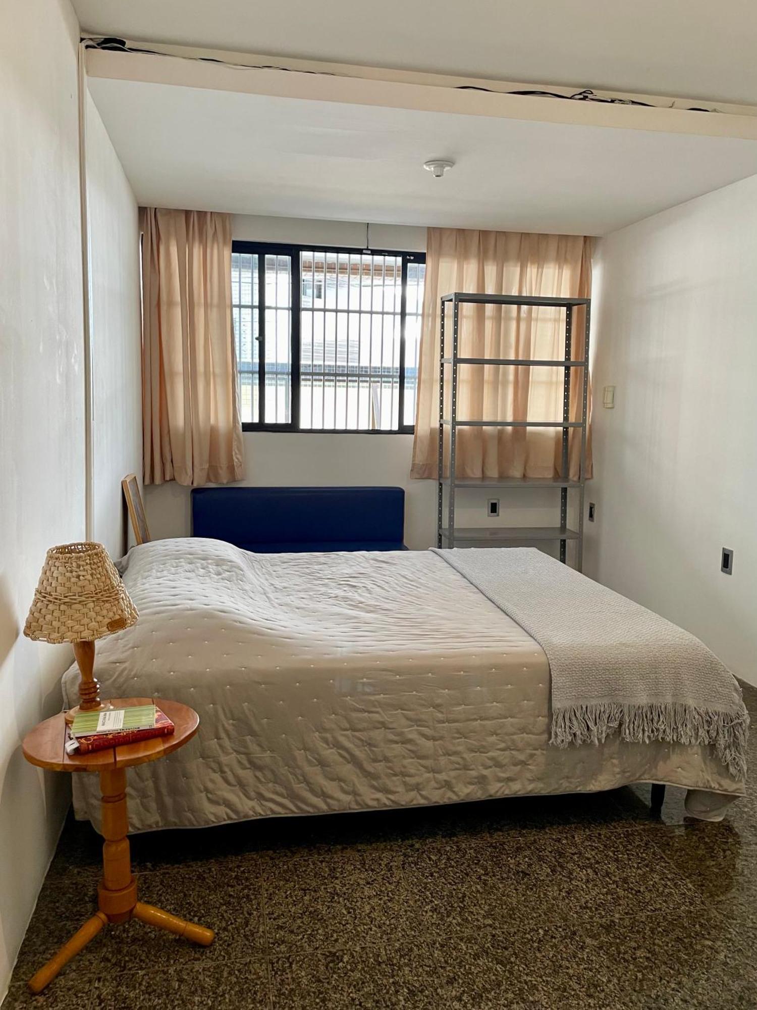 Apartamento No Bairro Meireles A 50m Da Beira-mar Fortaleza (Ceara)